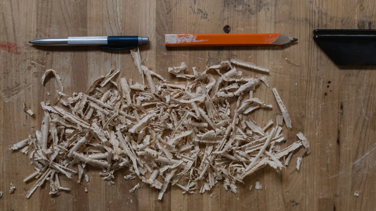 Grundausstattung für die Holzwerkstatt: Maschinen, Werkzeuge und Absaugung